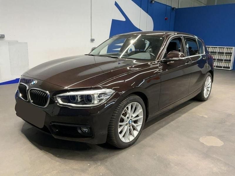 Braun Gebraucht 2019 BMW 118 Advantage Kleinwagen | 17.690 € (Guter Preis) - Bild 1/4