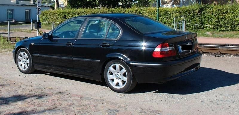 Second-hand BMW 320 Performance 150 CP (110 kW) 2002 Negru Berlinǎ