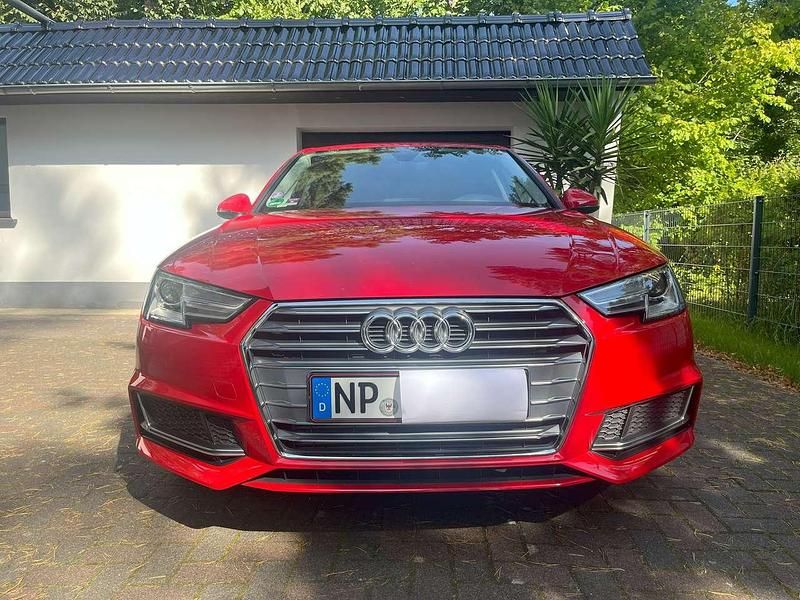 Gebraucht Audi A4 Sport 190 PS (139 kW) 2019 Rot Limousine