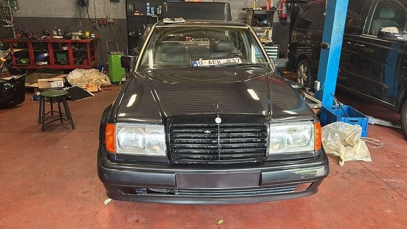 Schwarz Gebraucht 1992 Mercedes 500 AMG Limousine | 28.000 € - Bild 1/4