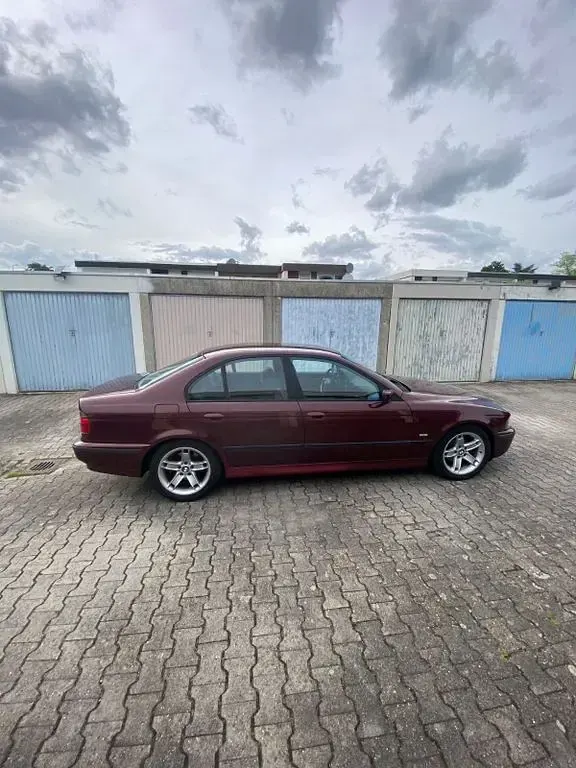 Gebraucht BMW 523 Sport Line 170 PS (125 kW) 1999 Rot Limousine