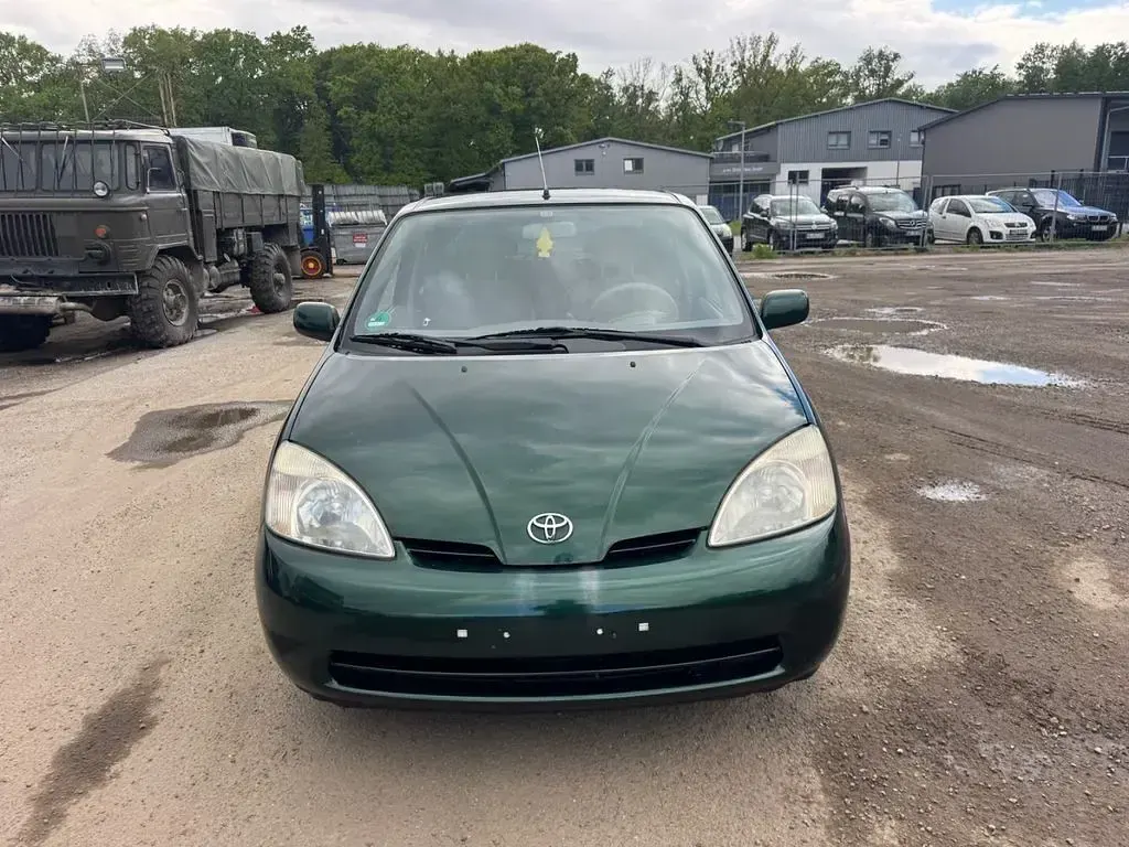 Gebraucht Toyota Prius 72 PS (52 kW) 2001 Grün Limousine