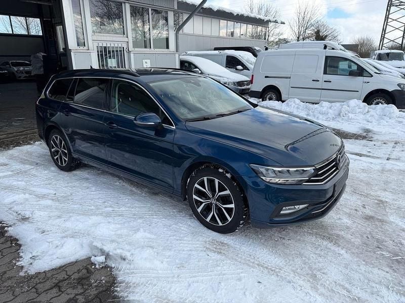 Gebraucht VW Passat Business 122 PS (89 kW) 2022 Blau Kombi