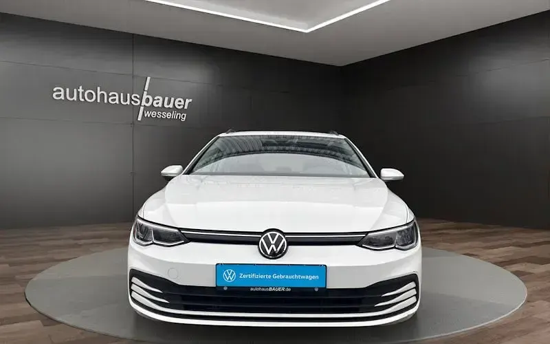 Gebraucht VW Golf VII Life 115 PS (84 kW) 2021 Weiß Kleinwagen