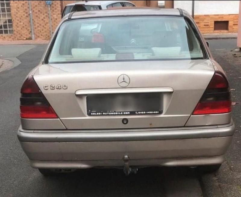 Gebraucht Mercedes C240 170 PS (125 kW) 1998 Gold Limousine