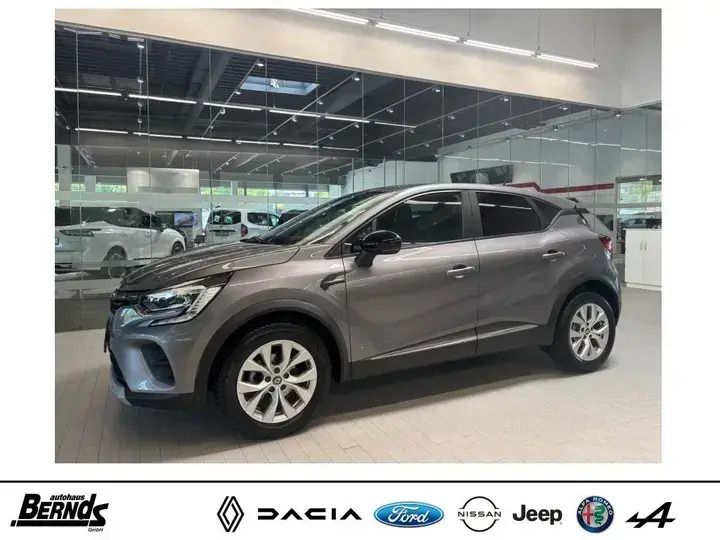 Perlmuttweiß, dach blackpearlschwarz (schwarz) Gebraucht 2020 Renault Captur Intens SUV | 15.390 € (Fairer Preis) - Bild 1/4