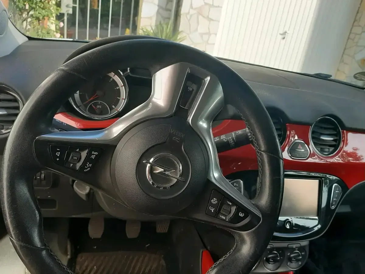 Second-hand Opel Adam 84 CP (61 kW) 2015 Alb Hatchback