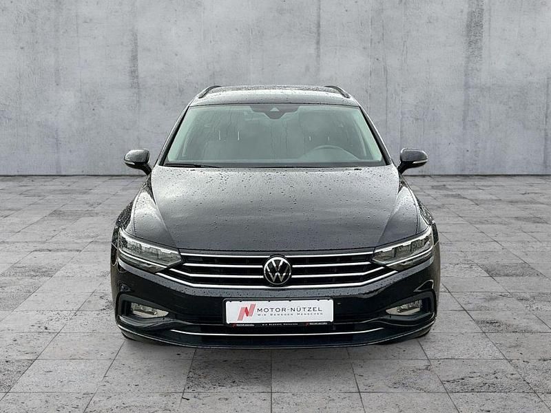 Gebraucht VW Passat Business 150 PS (110 kW) 2022 Deep black perleffekt Kombi