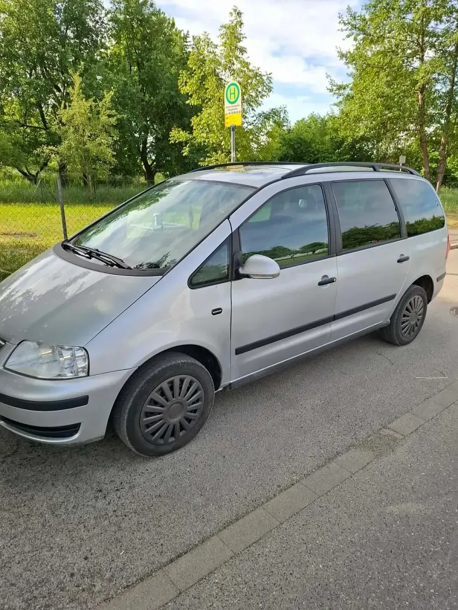 Używany VW Sharan 140 KM (102 kW) 2008 Szary Minivan