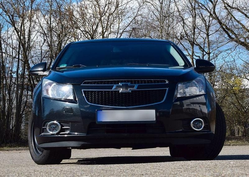 Gebraucht Chevrolet Cruze LT 163 PS (119 kW) 2011 Schwarz Limousine