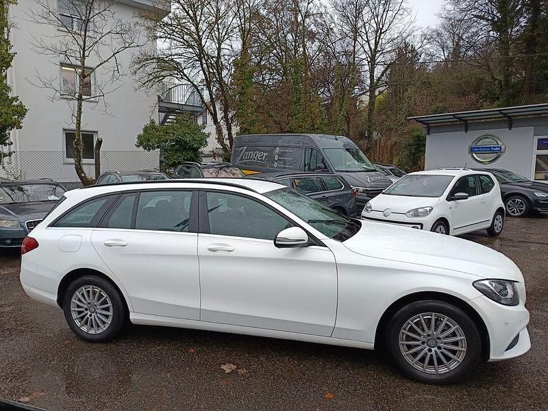 Gebraucht Mercedes C180 156 PS (114 kW) 2015 Weiß Kombi