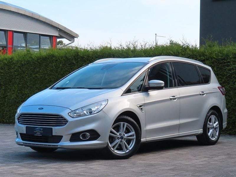 Polarsilber metallic Gebraucht 2018 Ford S-MAX Business Edition Van / Kleinbus | 17.700 € (Fairer Preis) - Bild 1/4