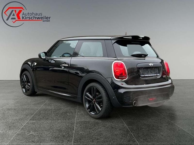 Second-hand Mini ONE 102 CP (75 kW) 2018 Negru Hatchback
