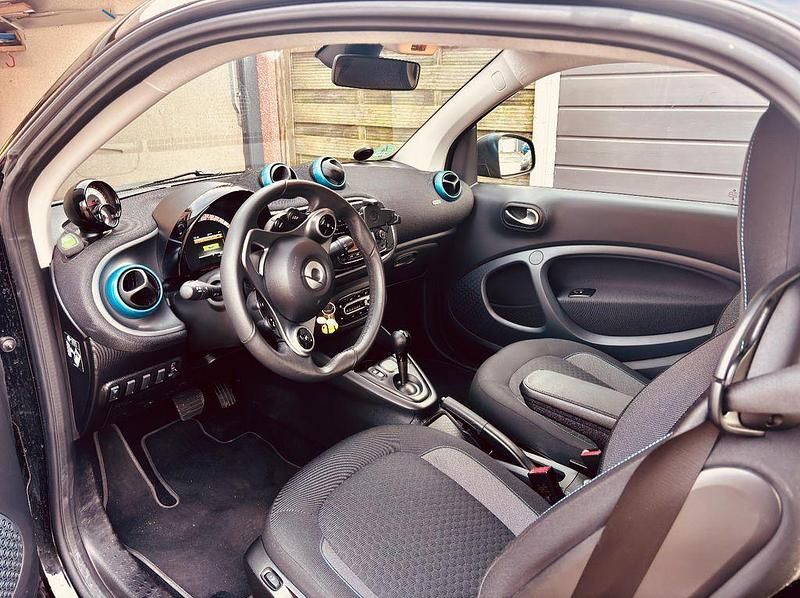 Gebraucht Smart ForTwo Electric Drive 60 kW (82 PS) 2023 Schwarz Coupé