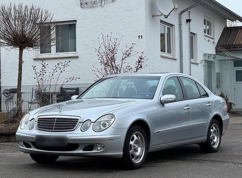 Gebraucht Mercedes E240 177 PS (130 kW) 2004 Silber Limousine