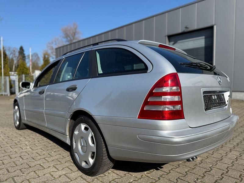 Gebraucht Mercedes C180 143 PS (105 kW) 2006 Silber Kombi
