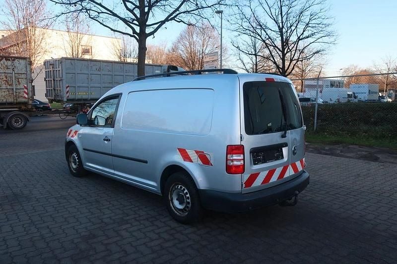 Gebraucht VW Caddy Maxi 102 PS (75 kW) 2011 Silber Van / Kleinbus