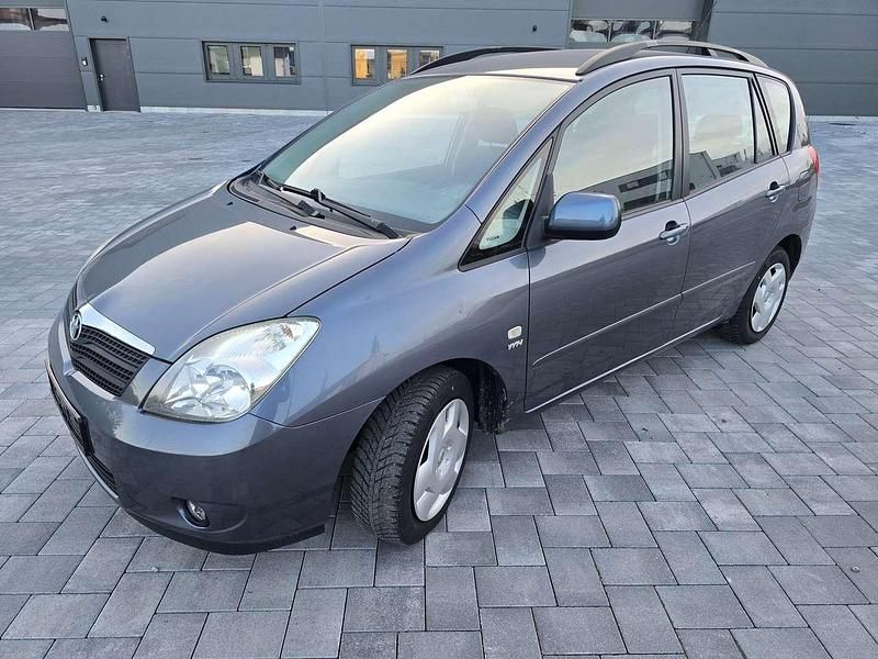 Grau Gebraucht 2004 Toyota Corolla Verso Sol Van / Kleinbus | 4.300 € (Fairer Preis) - Bild 1/4