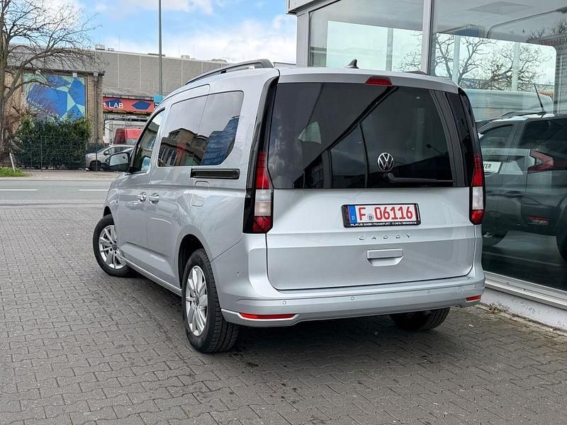 Gebraucht VW Caddy Life 122 PS (89 kW) 2023 Silber Van / Kleinbus