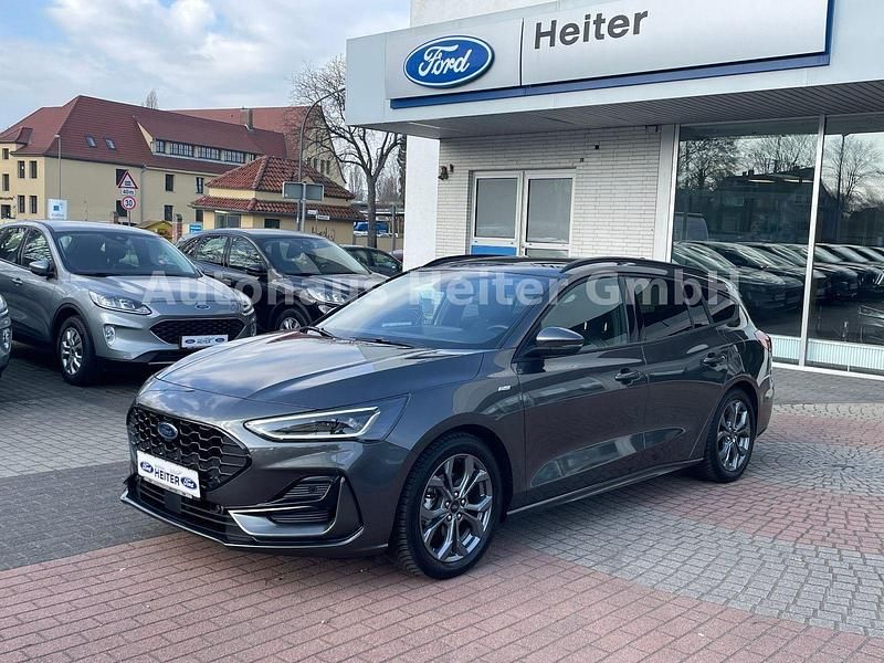 Gebraucht Ford Focus ST-Line X 155 PS (114 kW) 2024 Grau Kombi