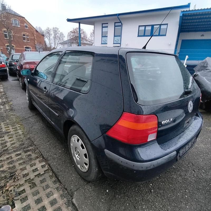 Gebraucht VW Golf IV 105 PS (77 kW) 2002 Blau Limousine