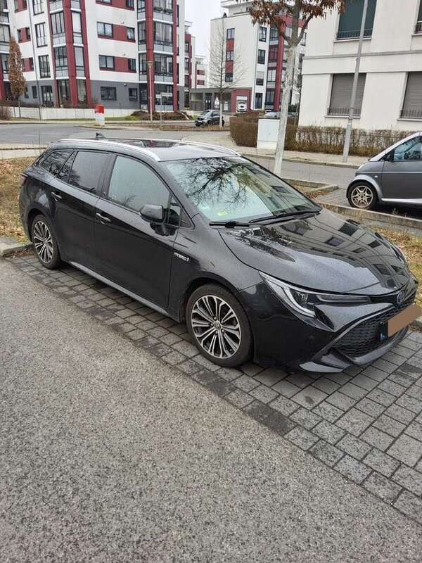 Gebraucht 2021 Toyota Corolla Lounge Kombi | 16.500 € - Bild 1/4