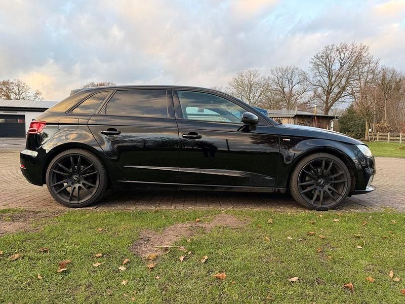 Gebraucht Audi A3 Sport 150 PS (110 kW) 2018 Schwarz Limousine