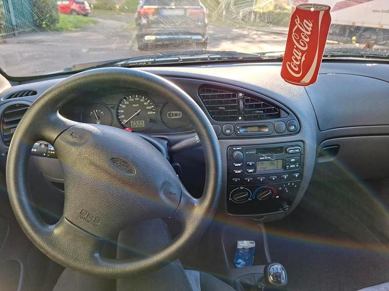 Usata Ford Fiesta 2000 Argento Utilitaria