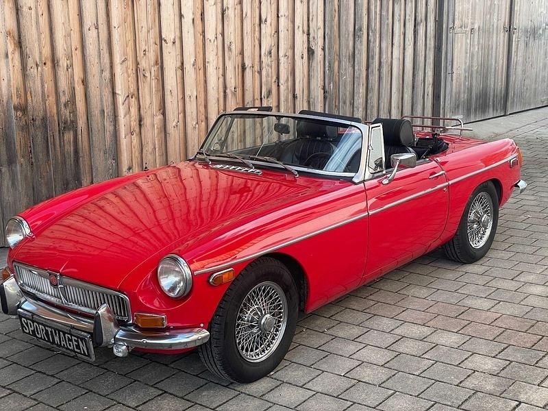 Second-hand MG B 95 CP (69 kW) 1972 Roșu Cabrio