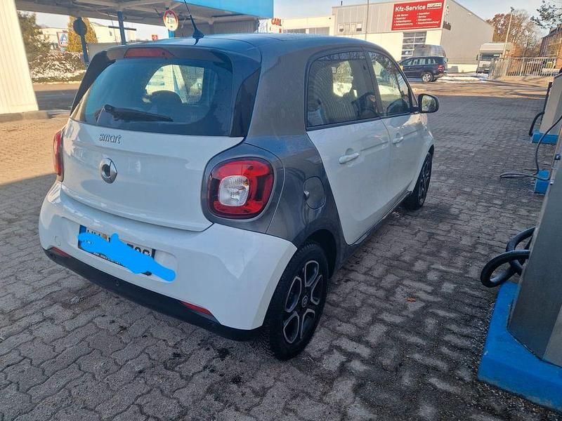 Gebraucht Smart ForFour 90 PS (66 kW) 2019 Weiß Kleinwagen