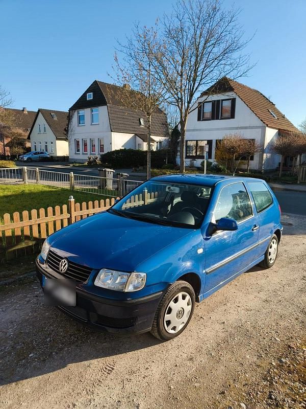 Gebraucht VW Polo 50 PS (36 kW) 1999 Blau Kleinwagen