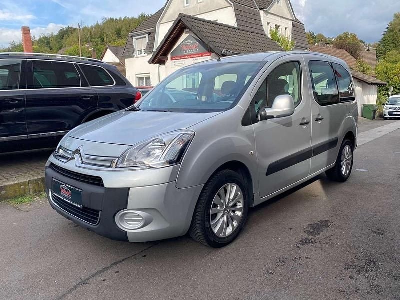 Lackierung aluminiumgrau/ Gebraucht 2013 Citroën Berlingo Tendance Van / Kleinbus | 12.990 € - Bild 1/4