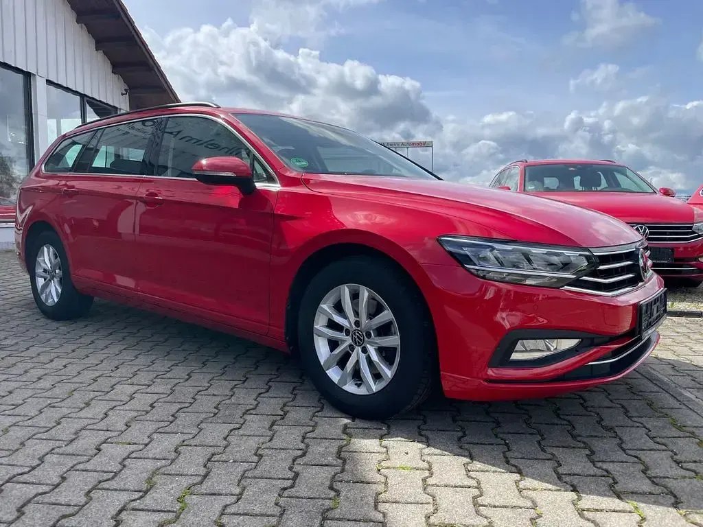 Usata VW Passat Business 122 CV (89 kW) 2023 Rosso Station wagon