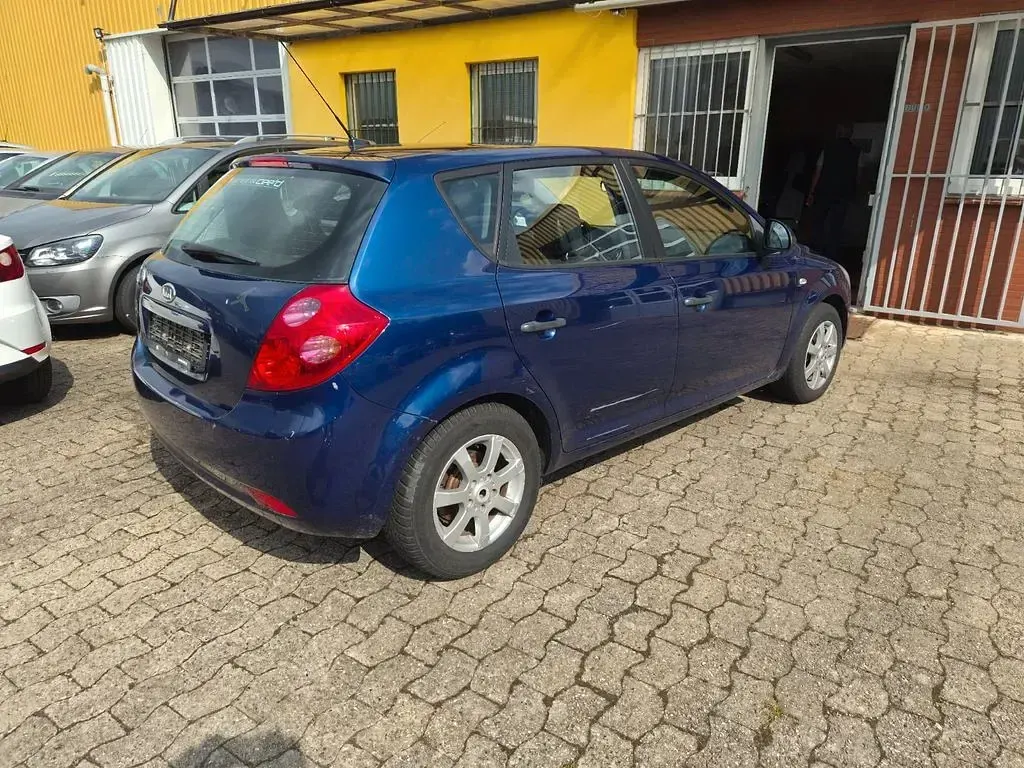 Gebraucht Kia Ceed LX 109 PS (80 kW) 2008 Blau Kleinwagen
