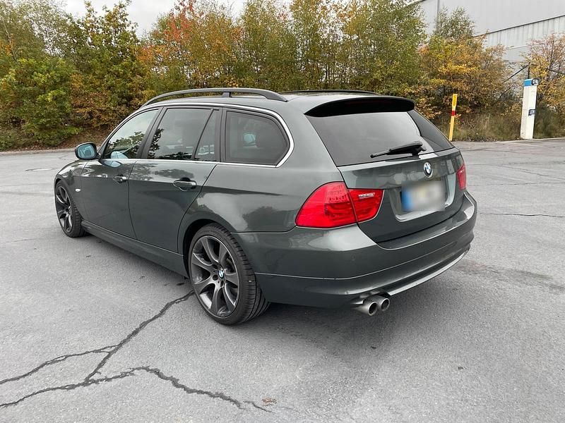 Gebraucht BMW 330 245 PS (180 kW) 2008 Grau Kombi