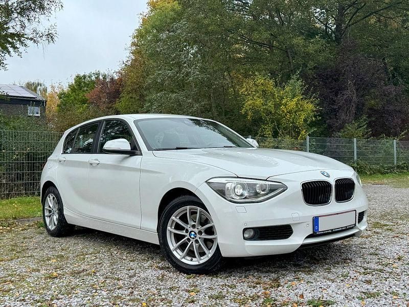 Weiß Gebraucht 2014 BMW 120 Advantage Kleinwagen | 13.750 € (Teuer) - Bild 1/3