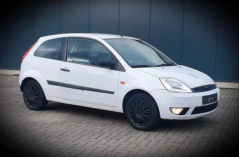 Gebraucht Ford Fiesta 60 PS (44 kW) 2006 Weiß Kleinwagen
