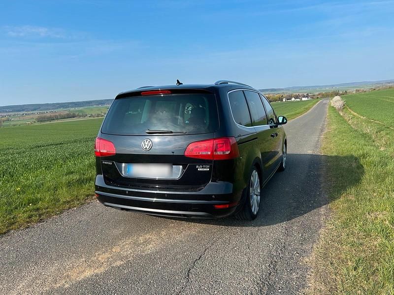 Second-hand VW Sharan 140 CP (102 kW) 2014 Negru Monovolum