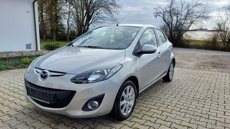 Gebraucht Mazda 2 Active 84 PS (61 kW) 2011 Silber Kleinwagen