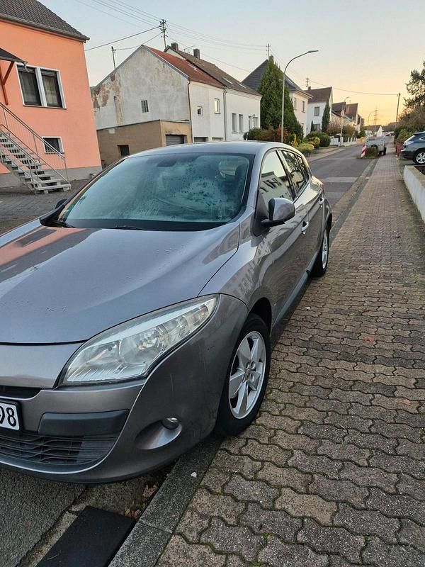 Gebraucht Renault Mégane 90 PS (66 kW) 2009 Grau Limousine