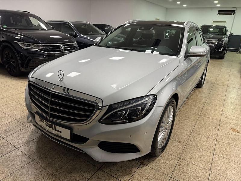 Silber Gebraucht 2015 Mercedes C200 Limousine | 15.900 € (Fairer Preis) - Bild 1/4