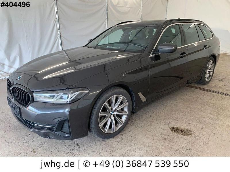 Sophistograu brillanteffekt (metallic) Gebraucht 2020 BMW 530 Shadowline Kombi | 23.890 € (Superpreis) - Bild 1/4