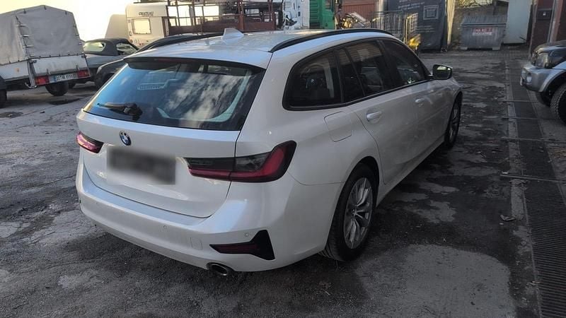 Gebraucht BMW 320e 190 PS (139 kW) 2022 Weiß Kombi