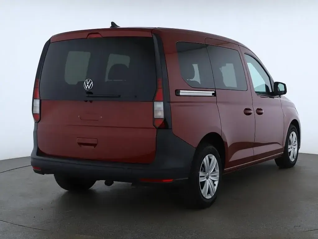 Gebraucht VW Caddy Basis 102 PS (75 kW) 2025 Rot Van / Kleinbus