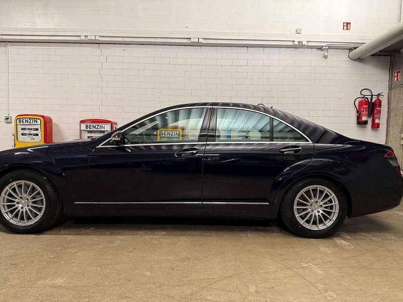 Blau Gebraucht 2007 Mercedes S450 Limousine | 13.900 € - Bild 1/4