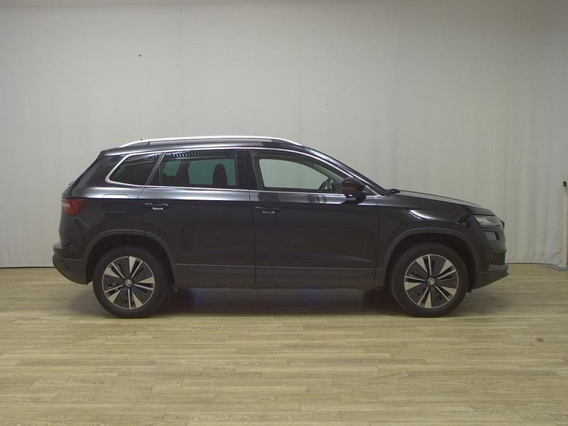 Schwarz Gebraucht 2022 Skoda Karoq Ambition SUV | 16.480 € (Fairer Preis) - Bild 1/4