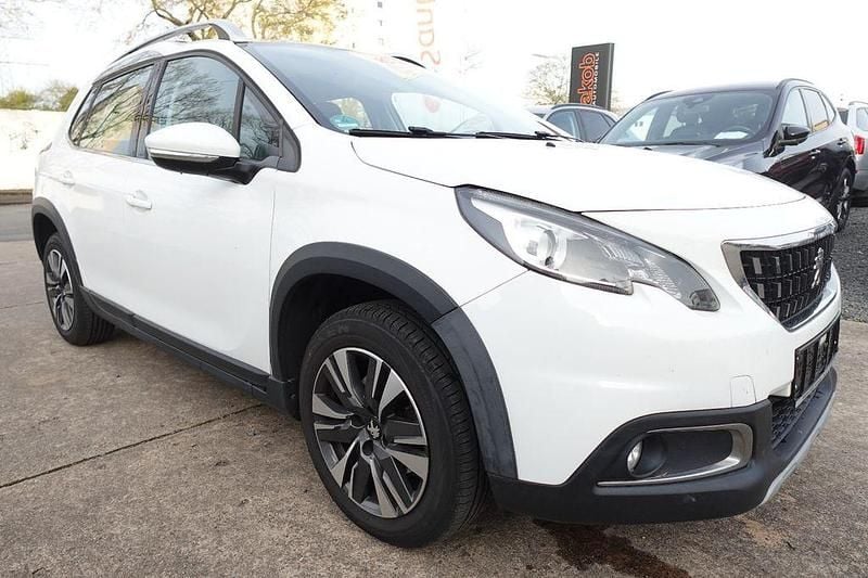 Weiß Gebraucht 2018 Peugeot 2008 Allure SUV | 8.490 € (Guter Preis) - Bild 1/4