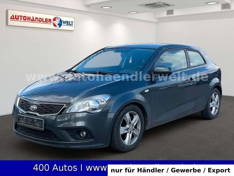 Usado Kia Ceed 90 HP (66 kW) 2013 Cinzento Citadino