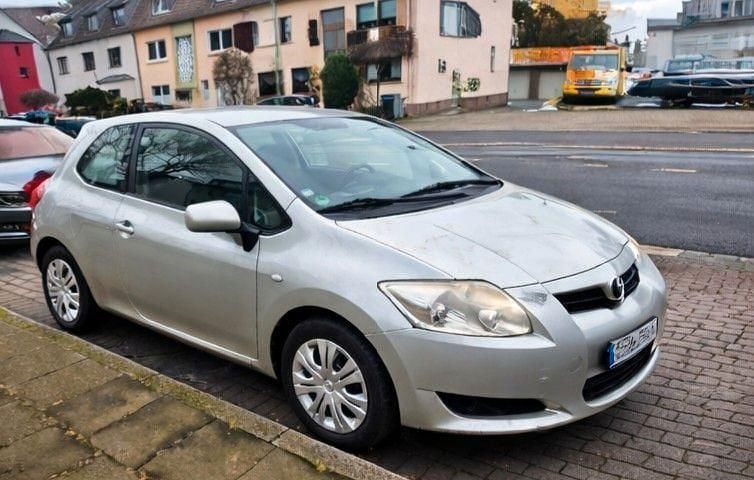 Gebraucht Toyota Auris 124 PS (91 kW) 2009 Gold Kleinwagen