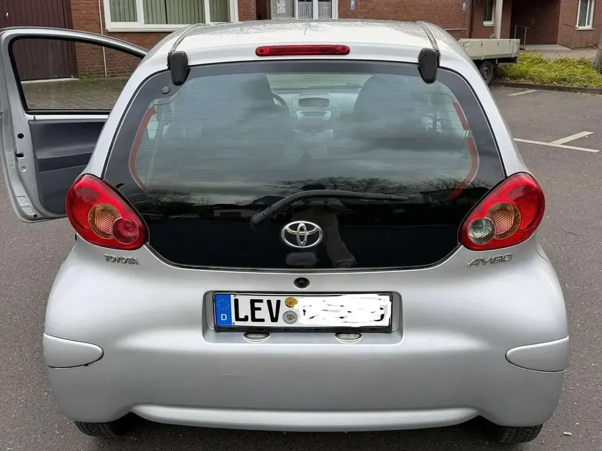 Gebraucht Toyota Aygo City 68 PS (50 kW) 2006 Silber Kleinwagen